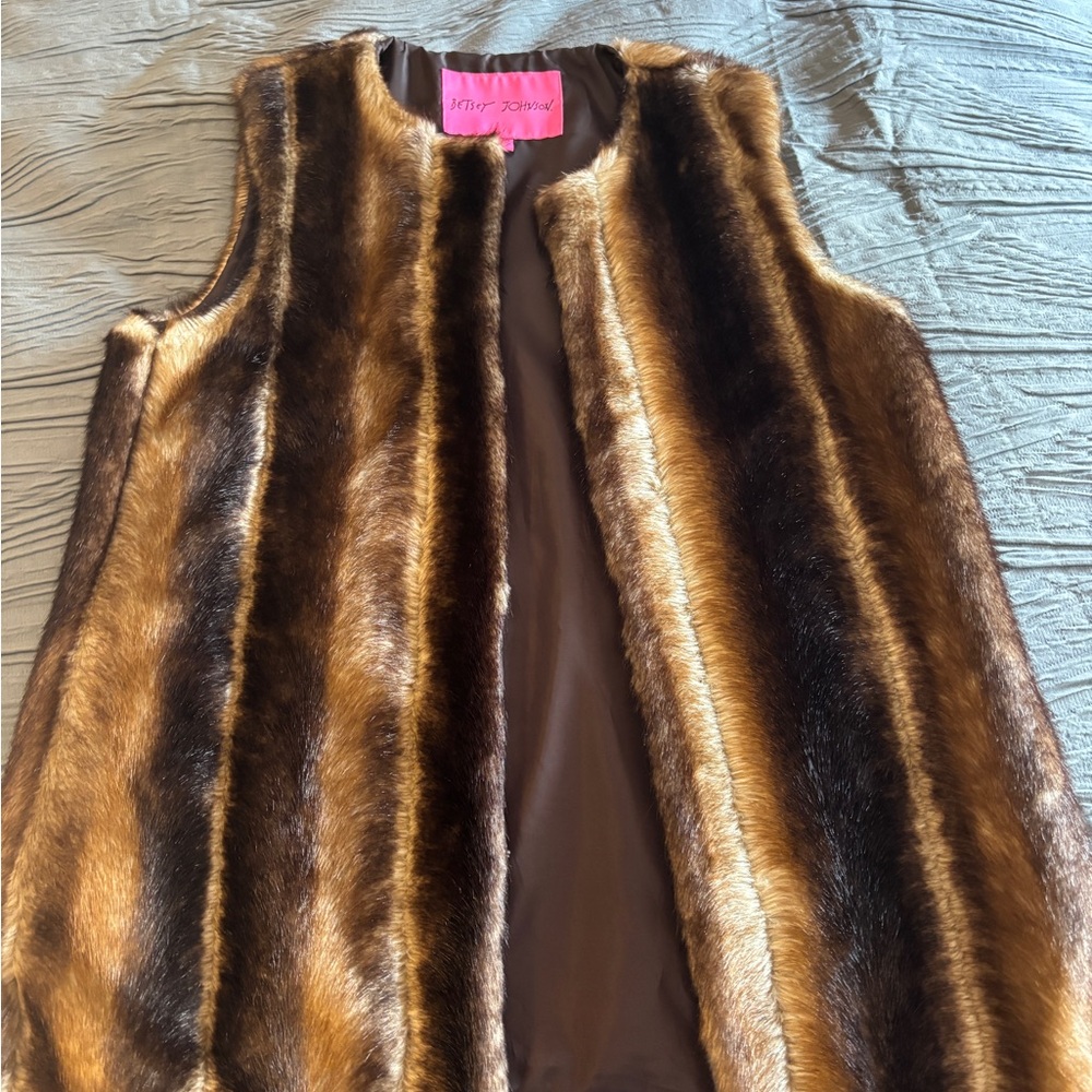 Betsey Johnson Faux Fur Vest in Chocolate and Beige Medium new w/o tags